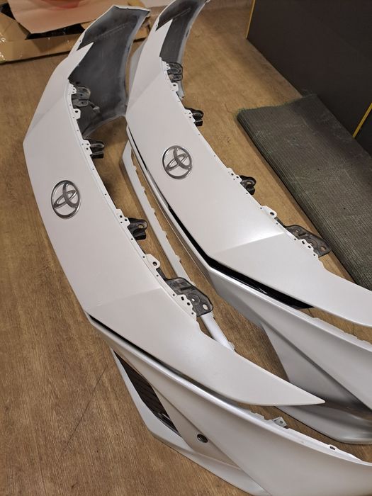 Бампер в сборе Camry 80