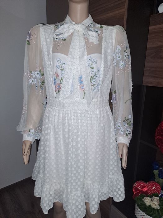 Vand rochie de ocazie