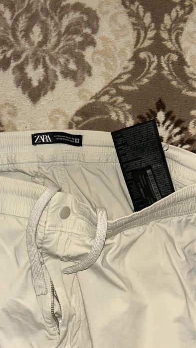 Pantaloni stil blugi