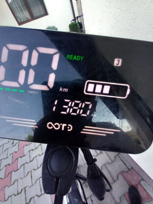 Vând trotineta electrica ootd t10