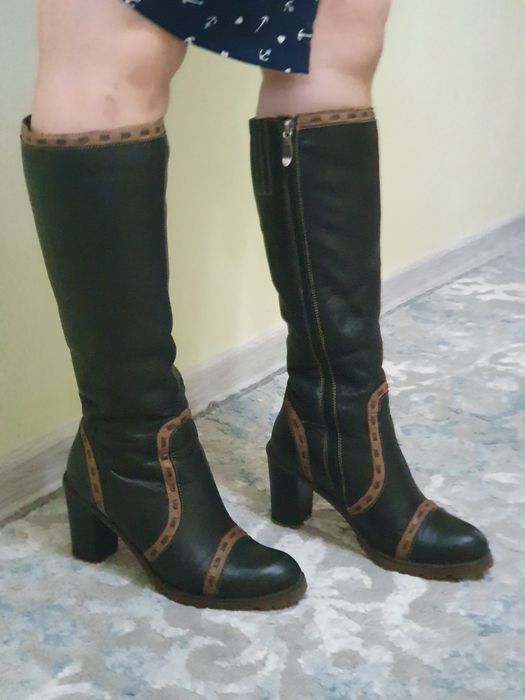 Продаю зимние сапоги