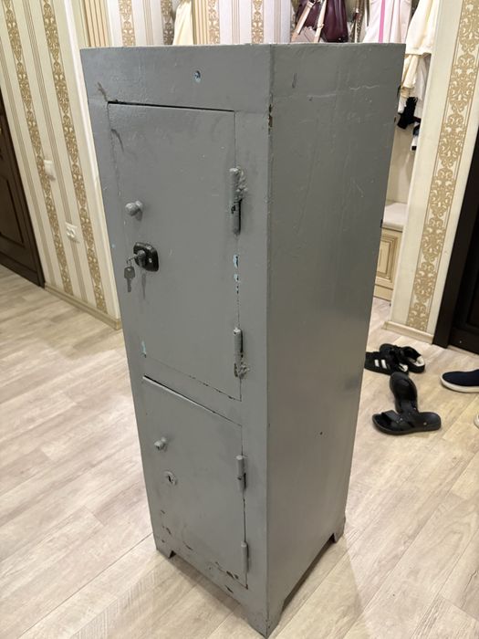 Сейф с двумя отсеками