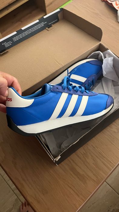 Adidas runvista shoes 42.5