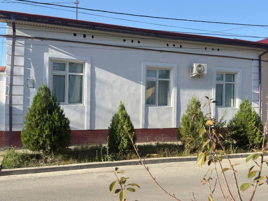 Namunali katej 6 sotix 4 xonali sotiladi
