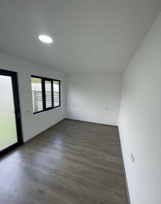 Producator Containere stardand 6x2,40 cu vitrina sau fara