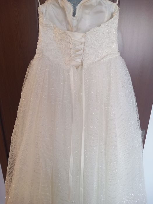 vând rochie de mireasa