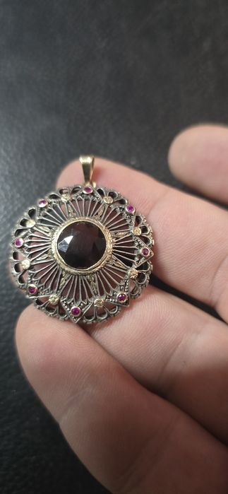 Pandant aur 18 k rubine