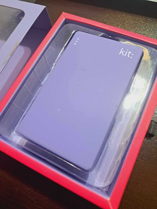 НОВА Външна батерия много тънка Business Card, 2000 mAh, Лилава KIT