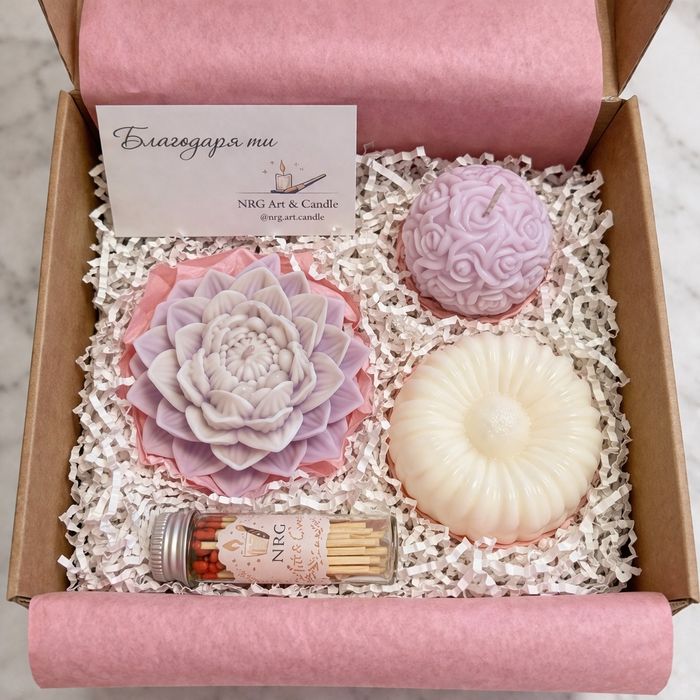 Ръчно изработен комплект свещи „Цветна прегръдка“ 
Ръчно изработени ароматни свещи