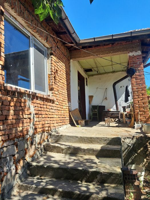 Къща в село Езерово