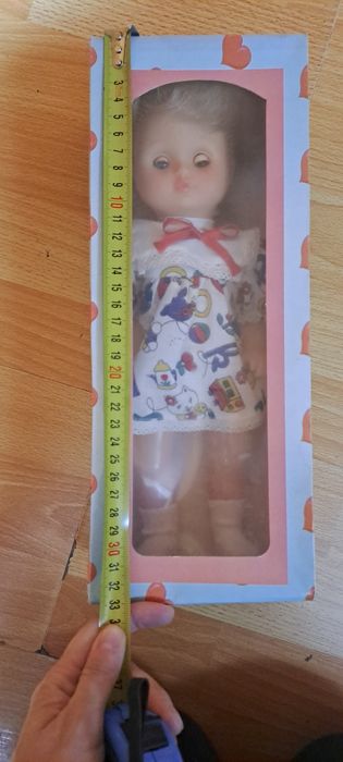 Păpușă arădeancă în cutie originală