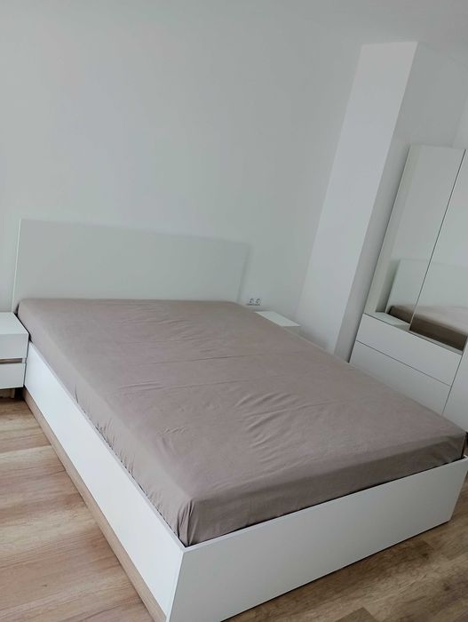 Бял спален комплект