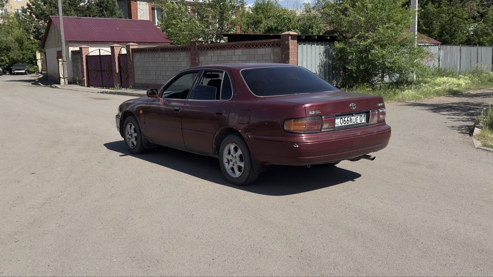 Тойота Камри.      .