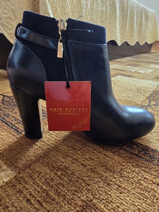 Обувки на висок ток