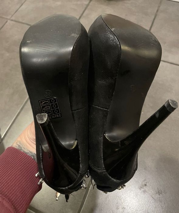 Обувки с висок ток