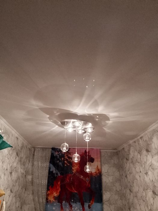 Люстры галогеновые