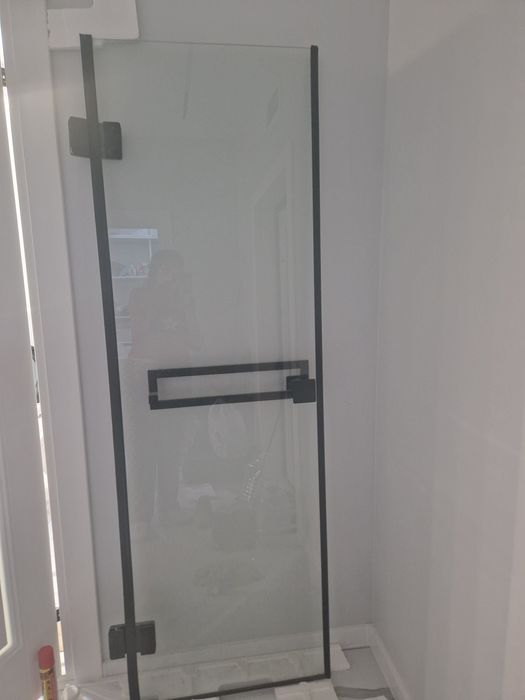 Дверь для душевой кабины