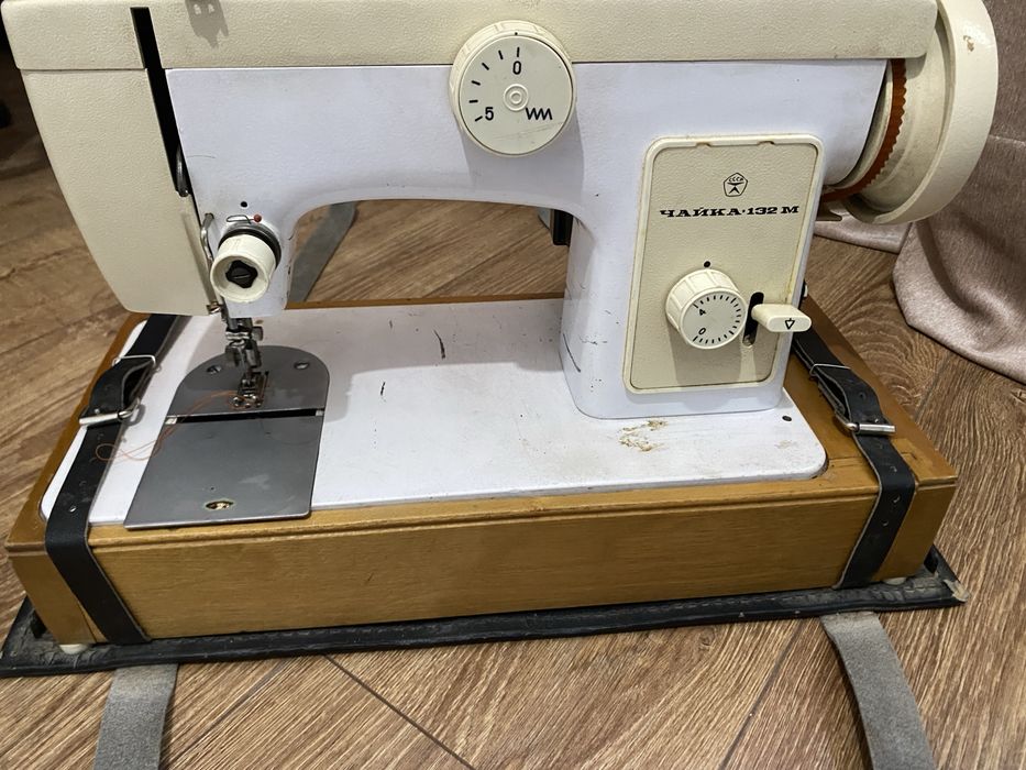 Швейная машинка Чайка • 132М