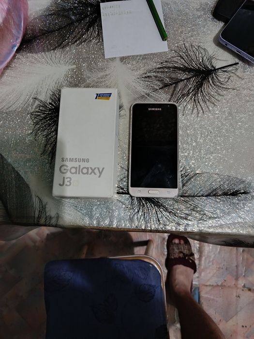 Продам телефон Самсунг