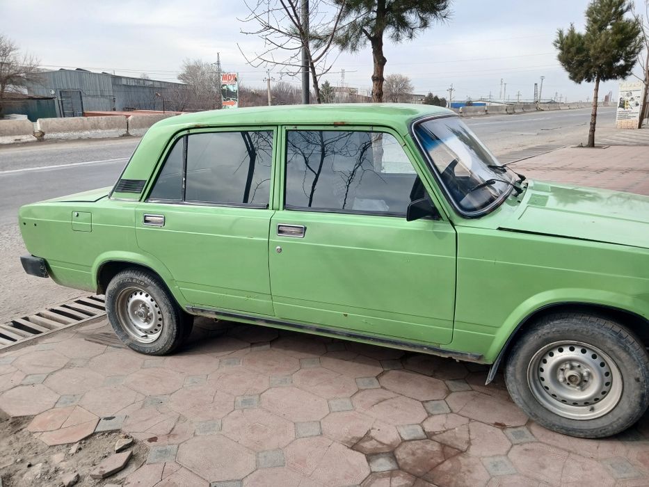 Jiguli 2105 sotiladi