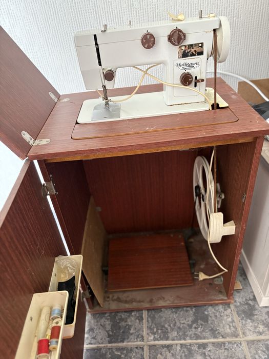 Шевна машина Чайка 143