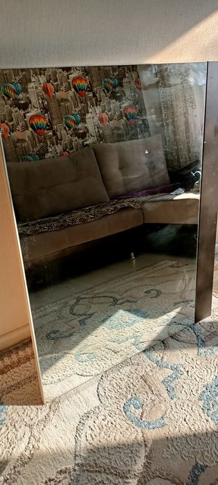 Продам настенное зеркало