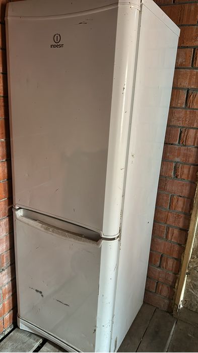 Продам холодильник