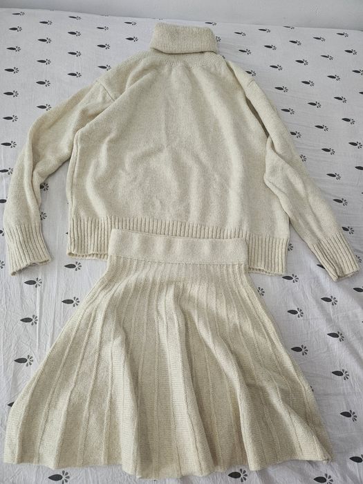 Сет пола и блуза зелено бежово Черна блуза плетива с пера