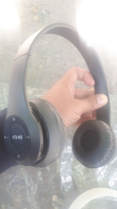 Naushniklar bluetuzli va oddiy simlik