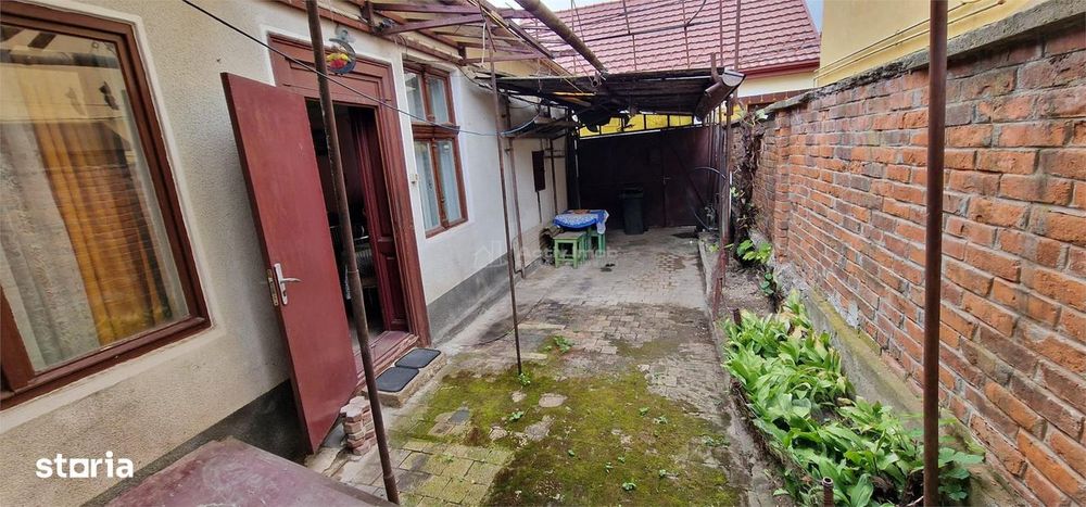 Resita Casa Singur in Curte Zona Muncitoresc