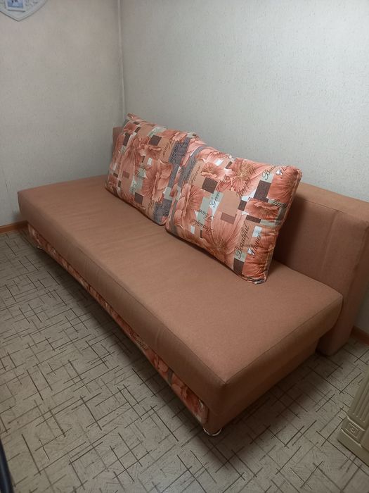 Продам диван тахта