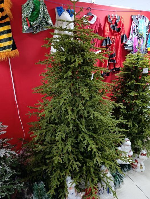 Елки искусственные