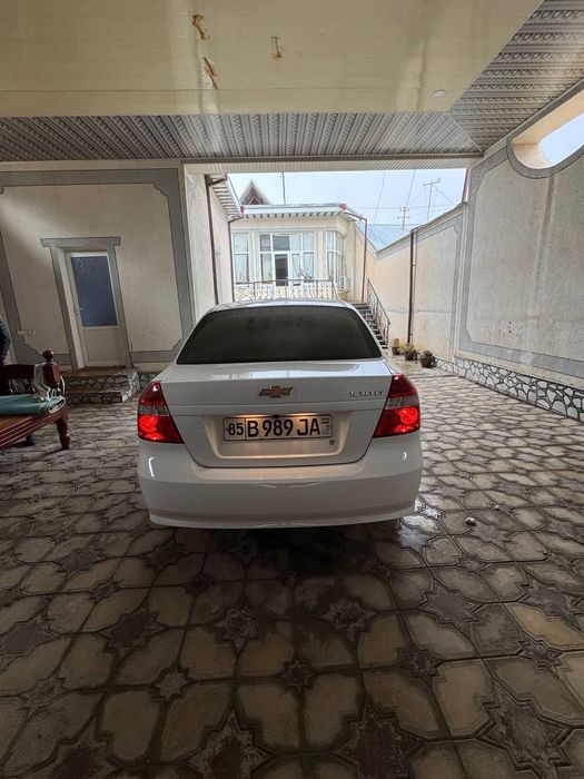 Автомобиль Сотилади