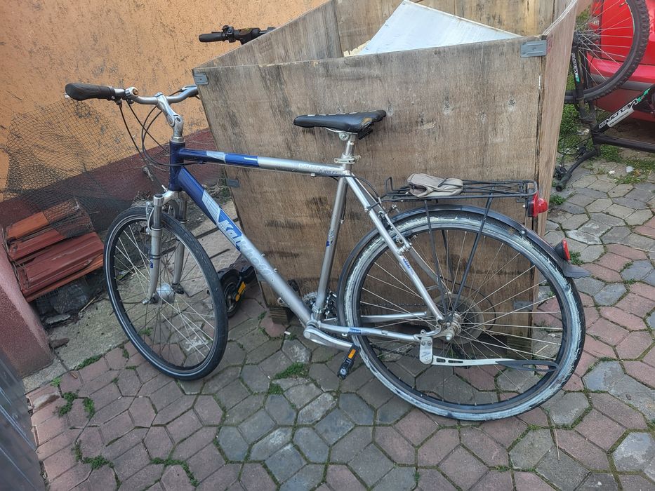 vand bicicleta nemteasca pe roti de 28 sau scimb cu telefon