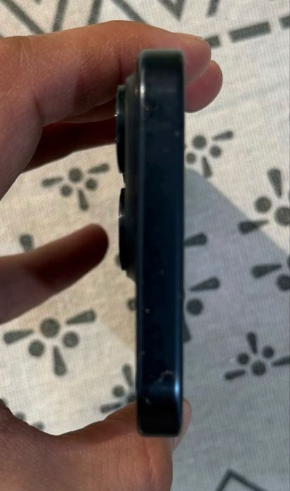 Продаю iPhone 15pro, 80% заряда, не гонит, не тормозит