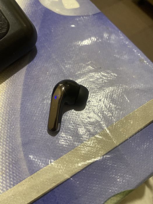 Vand căsti prin Bluetooth
