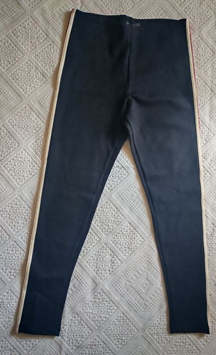 Pantaloni Dama mărimea 42 de la Stradivarius, noi cu eticheta