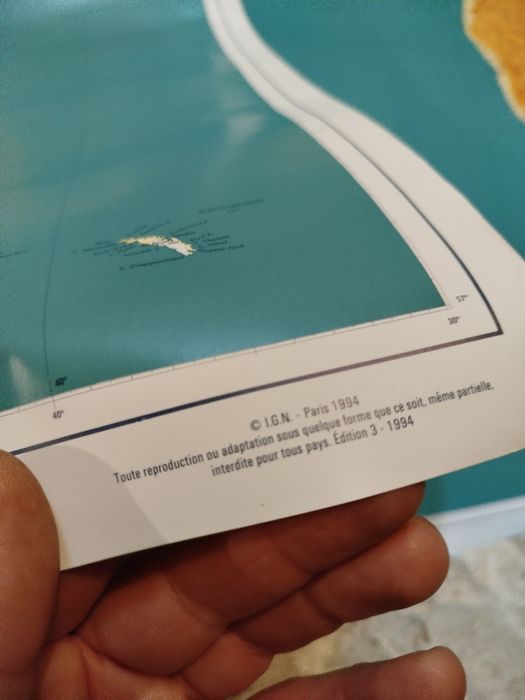 Harta lumii din 3 planse