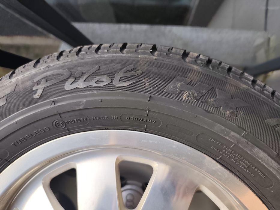 Комплект Зимни Гуми Kumho 205/55 R16 с Оригинални Алуминиеви Джанти за Audi (5x112)