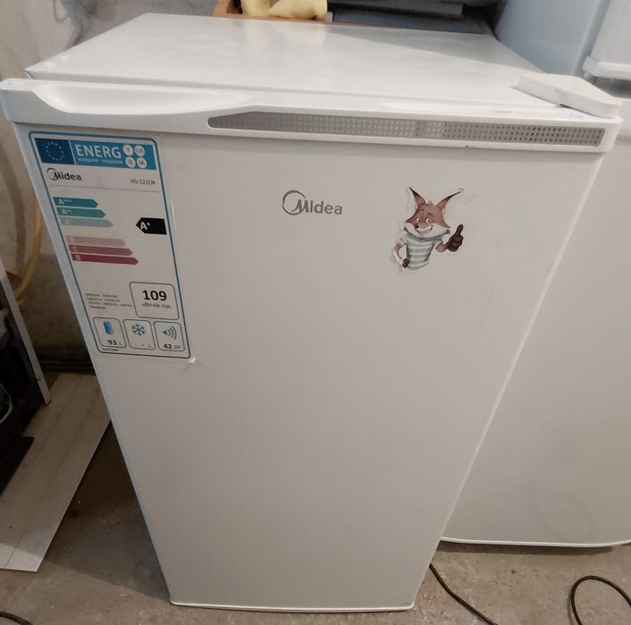 Продам холодильник офисный