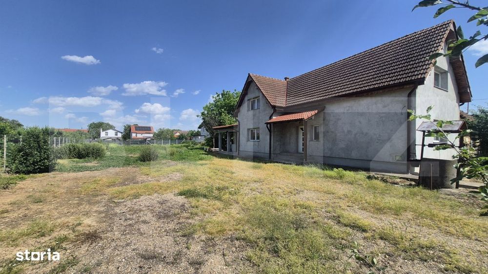 Casa cu 3 dormitoare de vanzare, 150 mp, teren 1345 mp, zona Lazuri