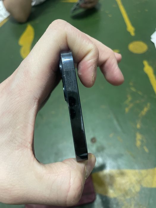 Айфон 12 про.