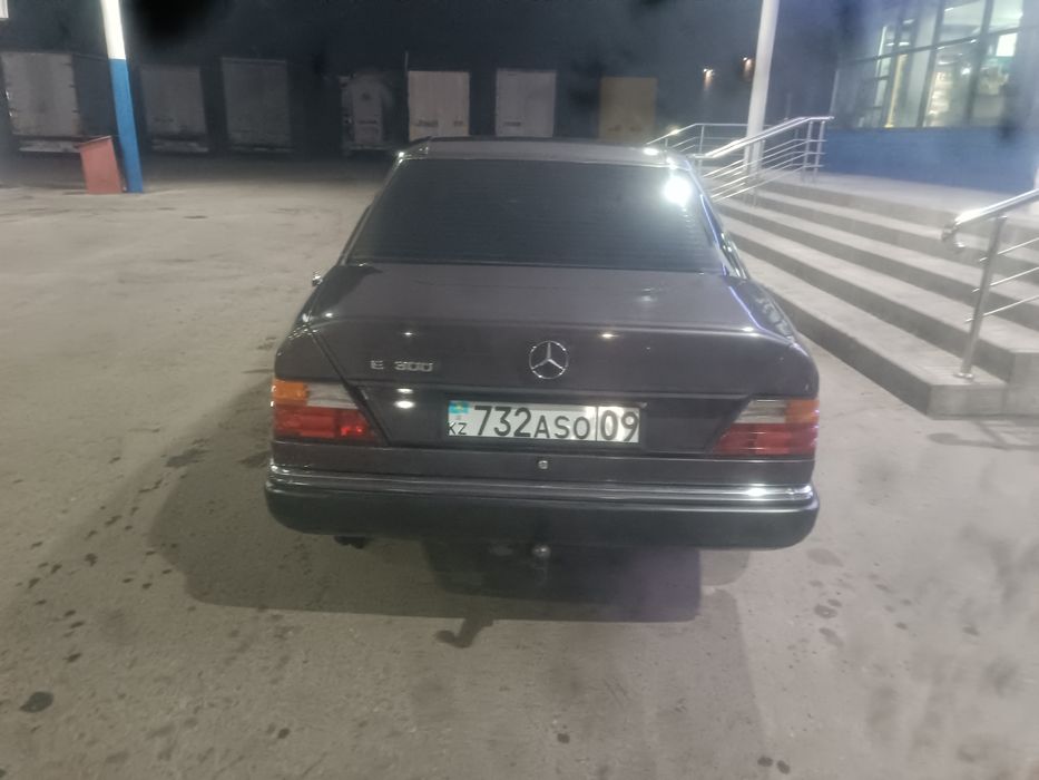 Мерседес е300 (124)