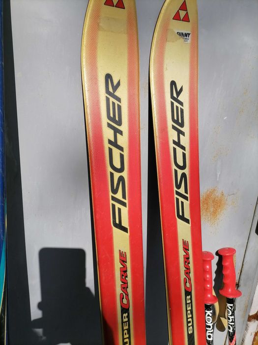 Продавам Марков и ски