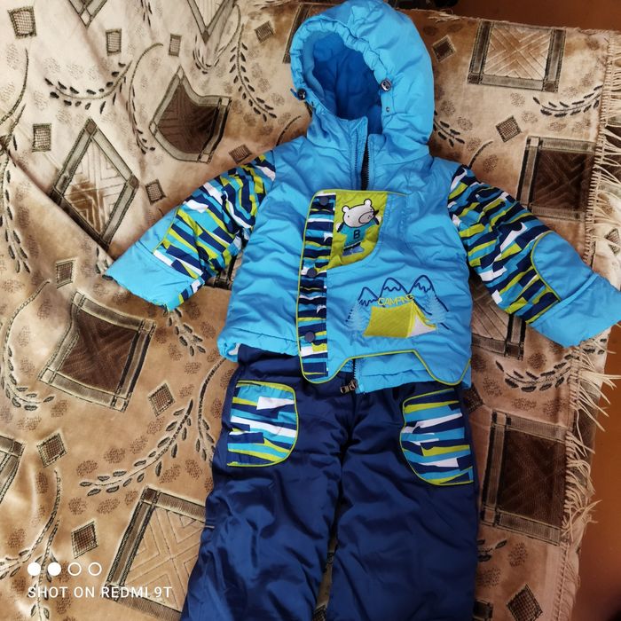 Продам комбинезоны детские