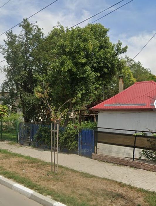 Vând casă bătrânească