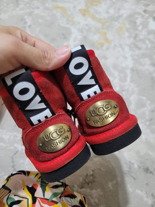 Натуральные Угги адидас 21 р.