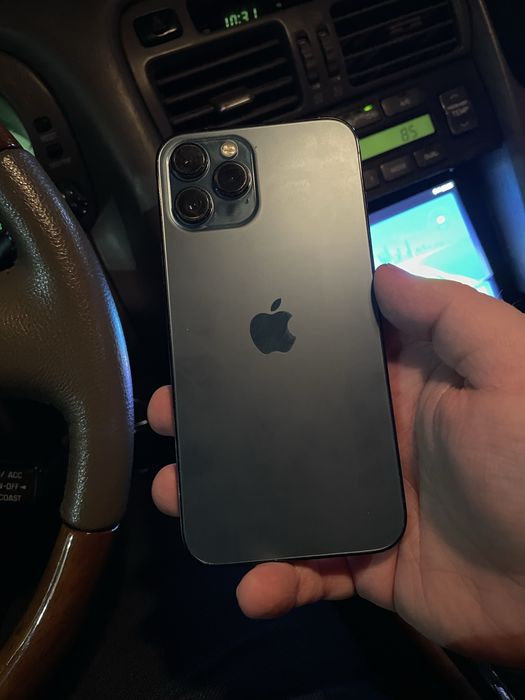 Продам iPhone 12Pro Max