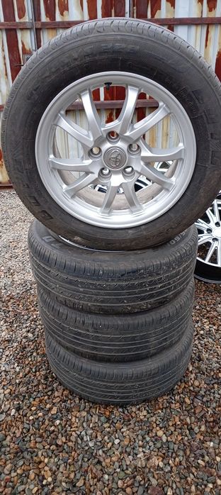Продам комплект шин с дисками