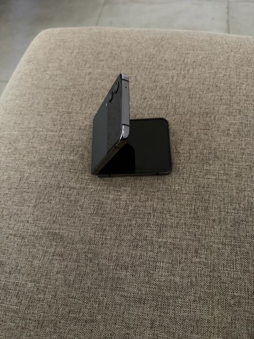 Z flip4 сотилади холати зор ишлашлари зор каробка документи бор